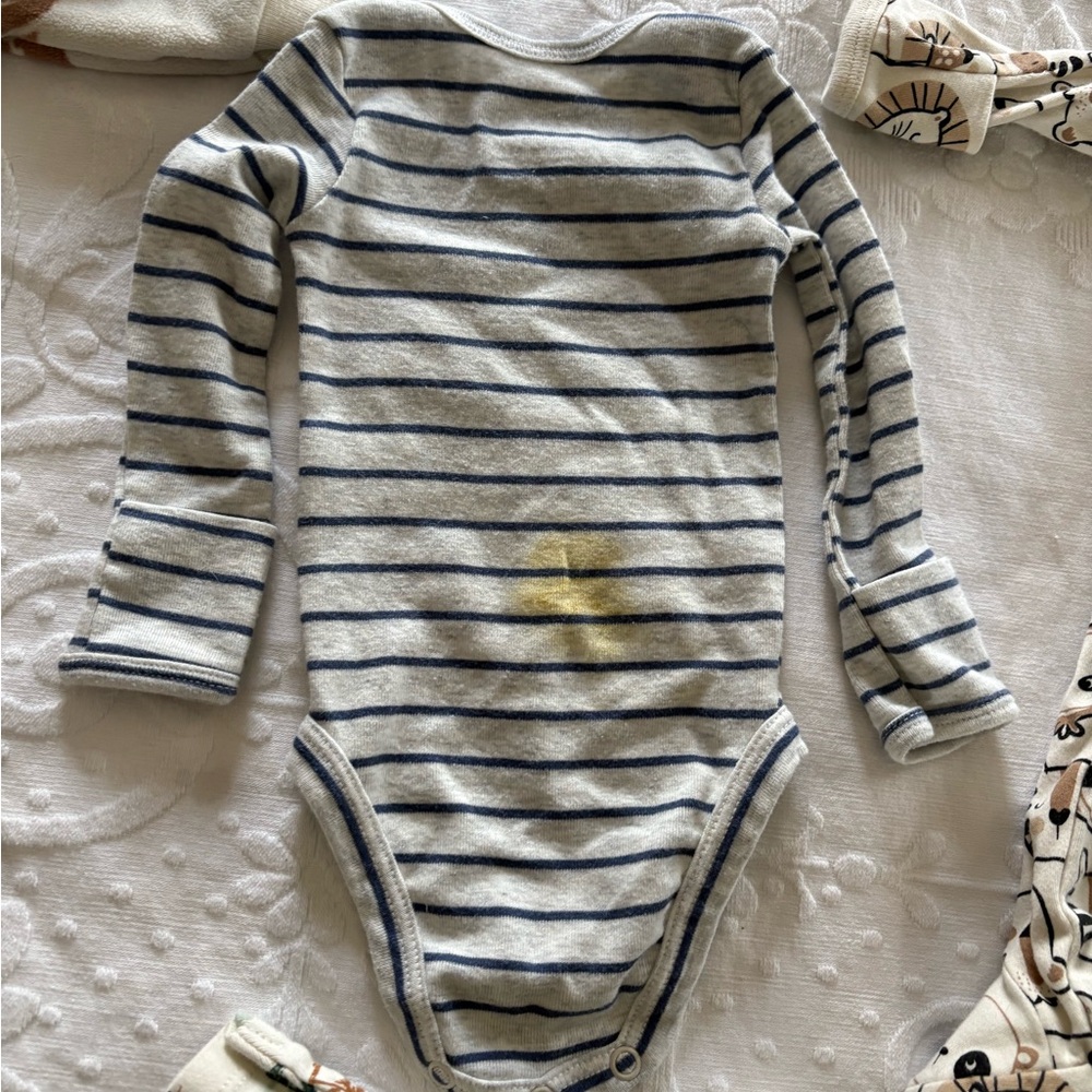 Newborn Lot #5 - Picture 7 of 7